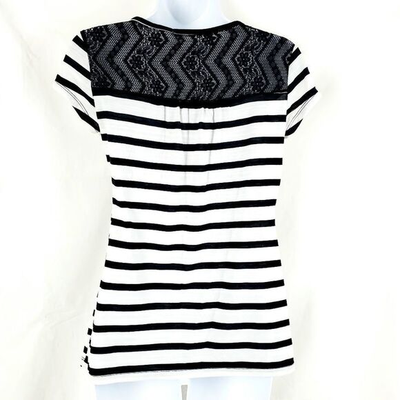Maurices SMALL Black White Stripe SS v-neck Blouse Top - Picture 2 of 6